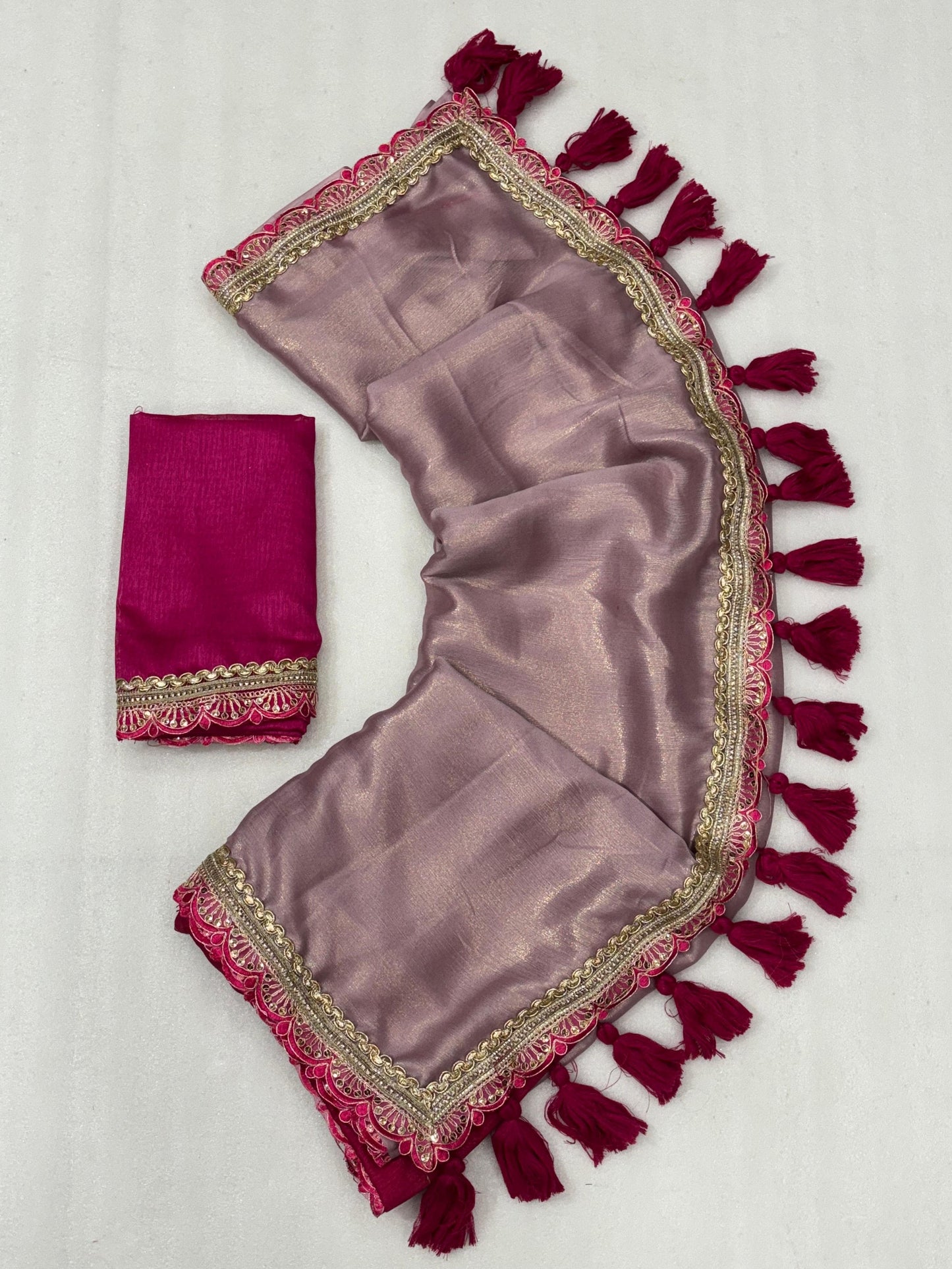 Chikorani – Shining Chiffon Saree with Fancy Lace Border