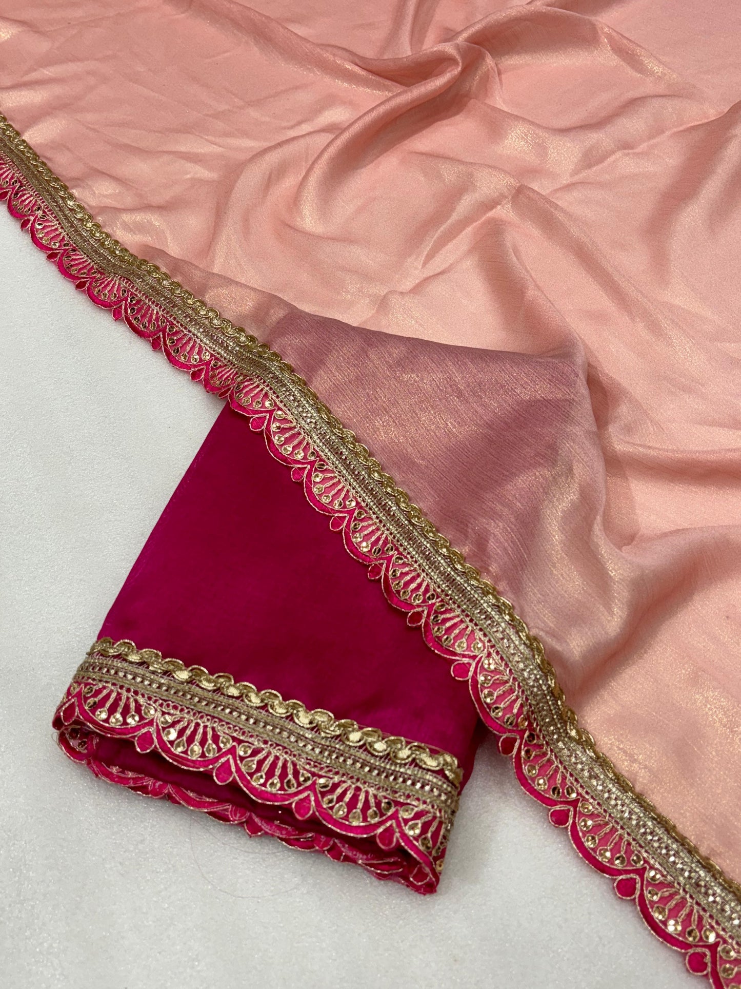 Chikorani – Shining Chiffon Saree with Fancy Lace Border