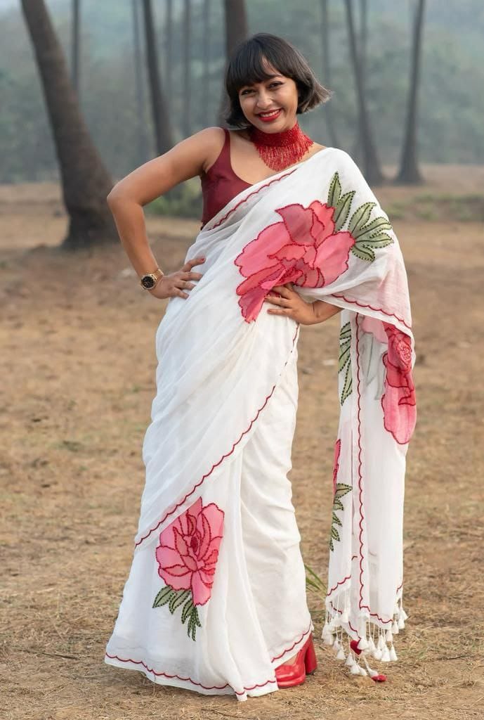 Plain Linen Saree with Hand Work, Digital Print & Latkan